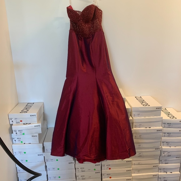 Ellie Wilde - Picture 2 of 3